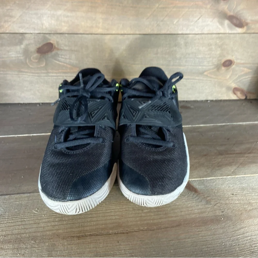 Nike flytrap 3 kids youth size 4.5 shoes black athletic basketball sneakers